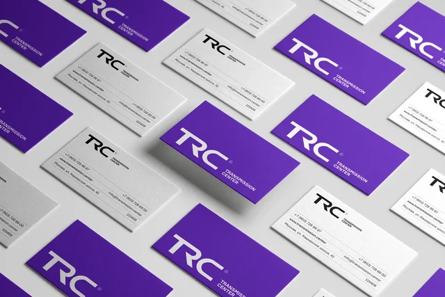 Фиолетовые и белые визитки TRC с геометрической раскладкой — ИЗДИДЖИТЛ